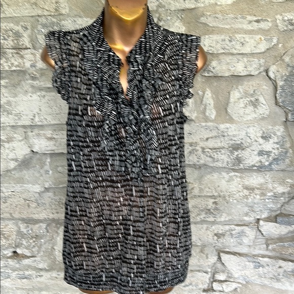 Ruffled mesh top - Picture 1 of 7